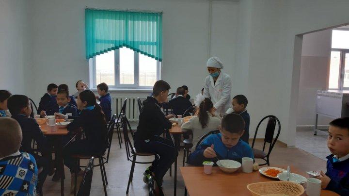 Асханадан тамақтану кезі