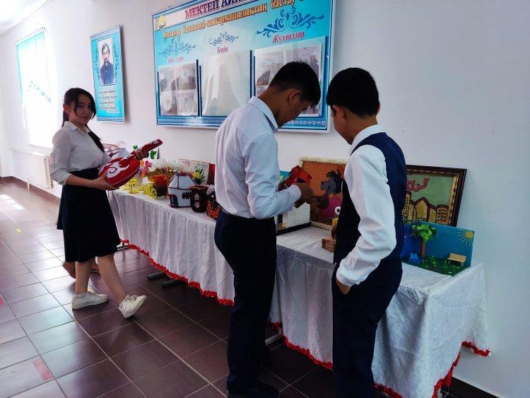 Әке көрген оқ жанар,  шеше көрген тон пішер