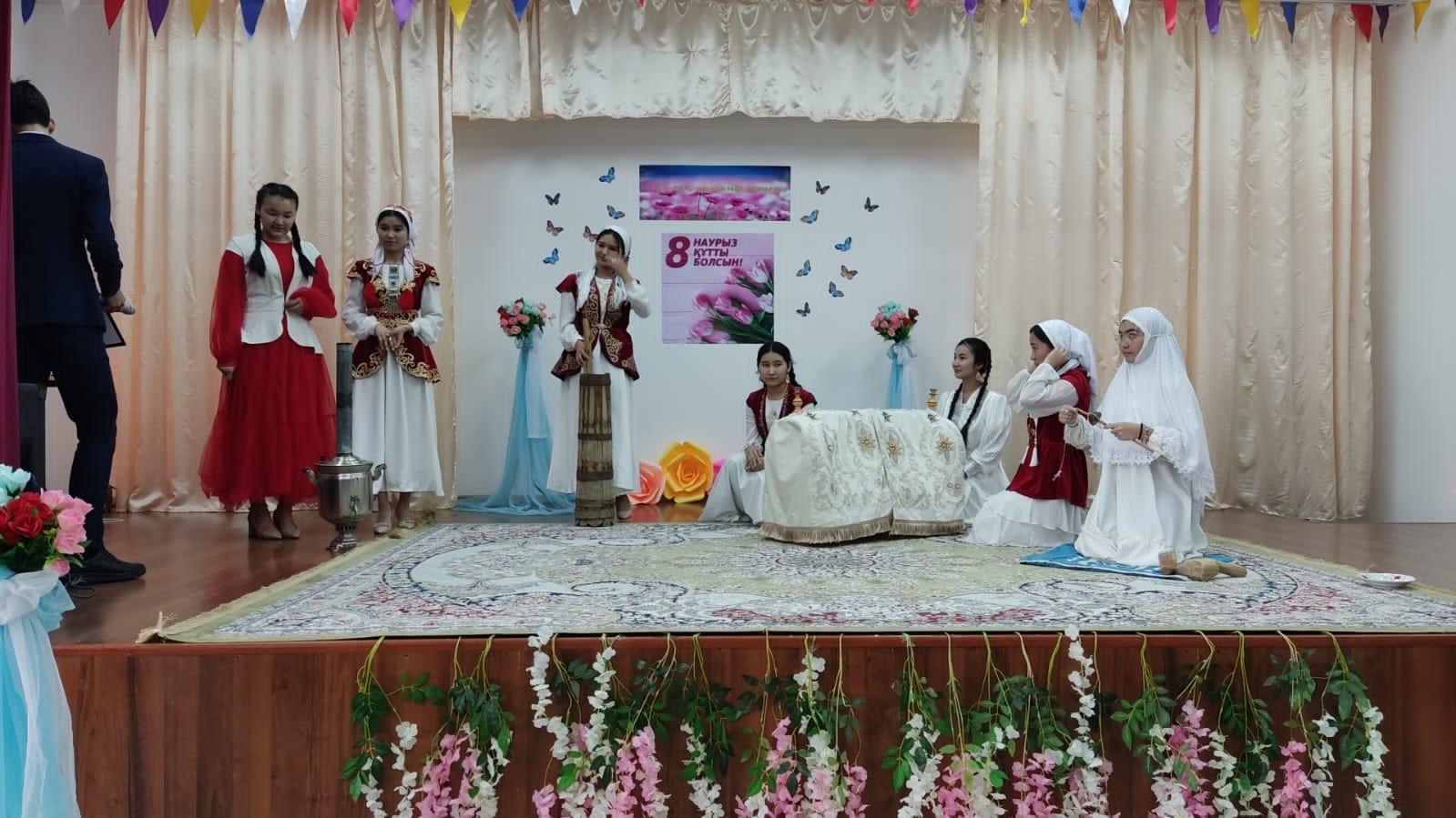 "Ана-гүл, ана-өмір шырағы"