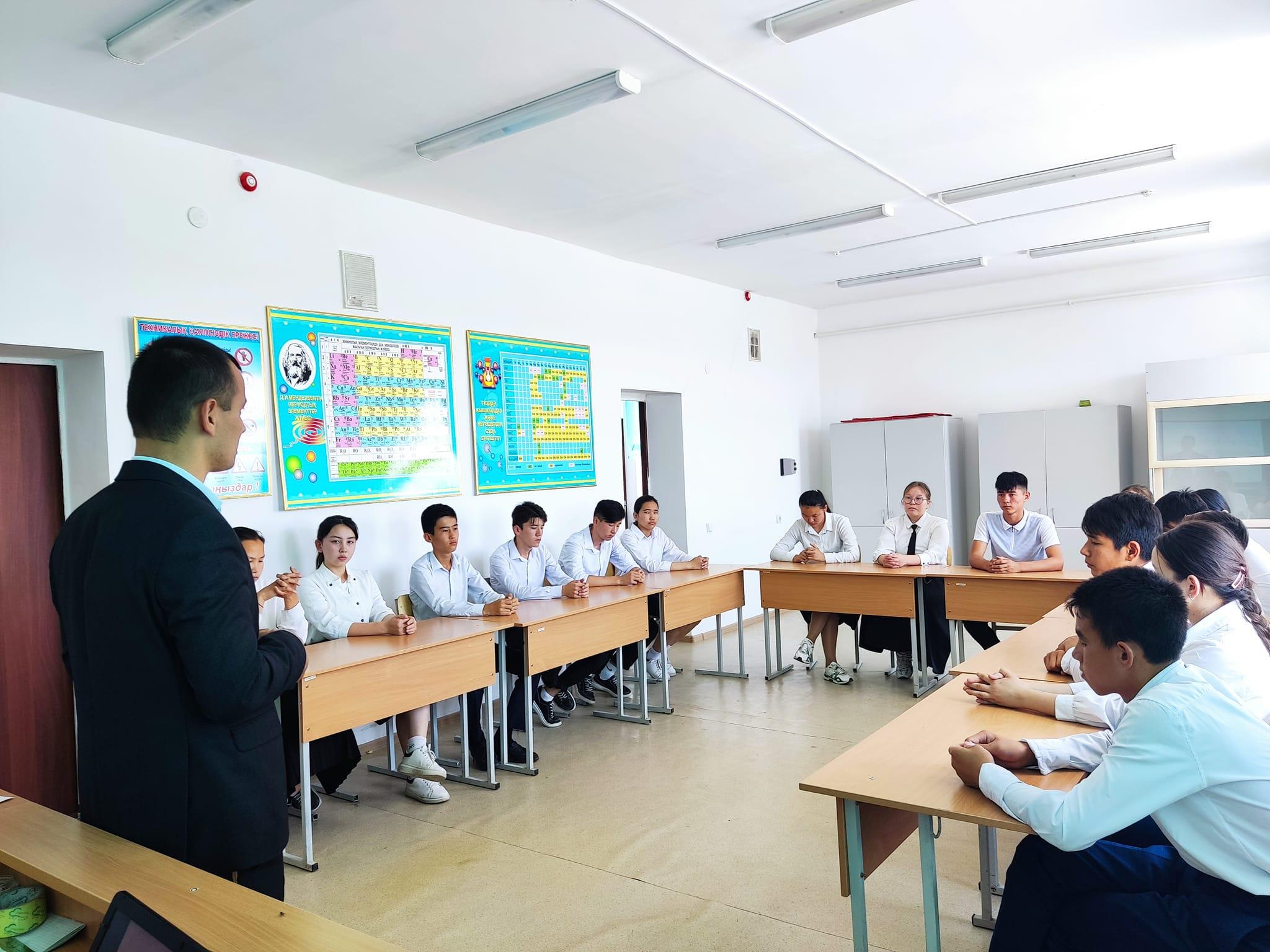 31 мамыр – Саяси қуғын-сүргін құрбандарын еске алу күні.